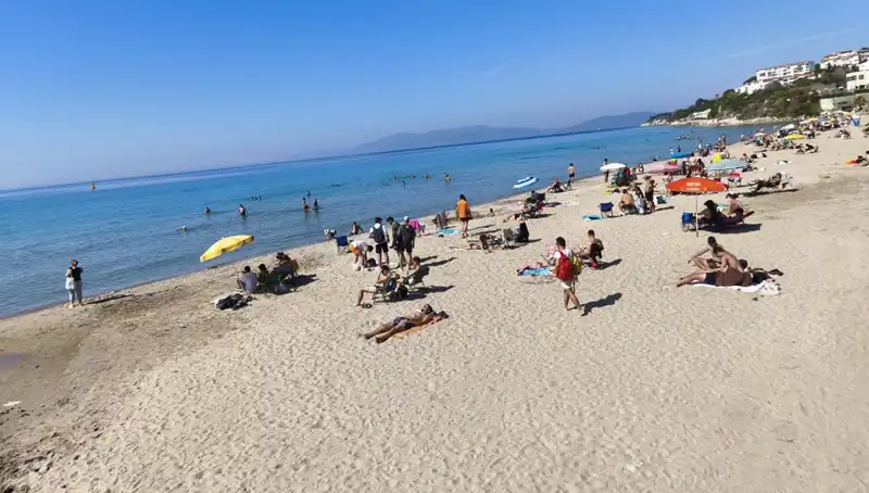 Sıcak Hava Plajları Doldurdu: 29 Dereceye Ulaşan Sıcaklıklar Neler Getirdi?