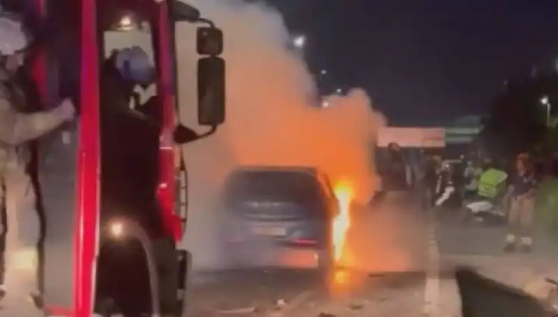 Otoyolda Trajik Kaza: Bariyerlere Çarpan Araç Alev Alev Yandı