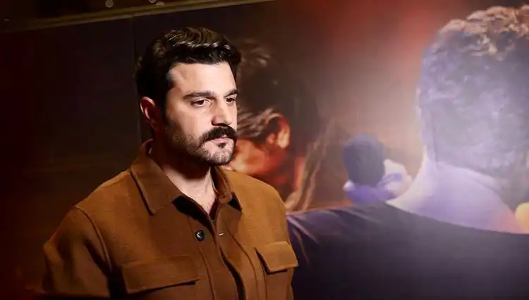 Murat Göğebakan: Kalbim Yaralı Dizisi Oyuncuları ve Hikayesiyle Dikkat Çekiyor