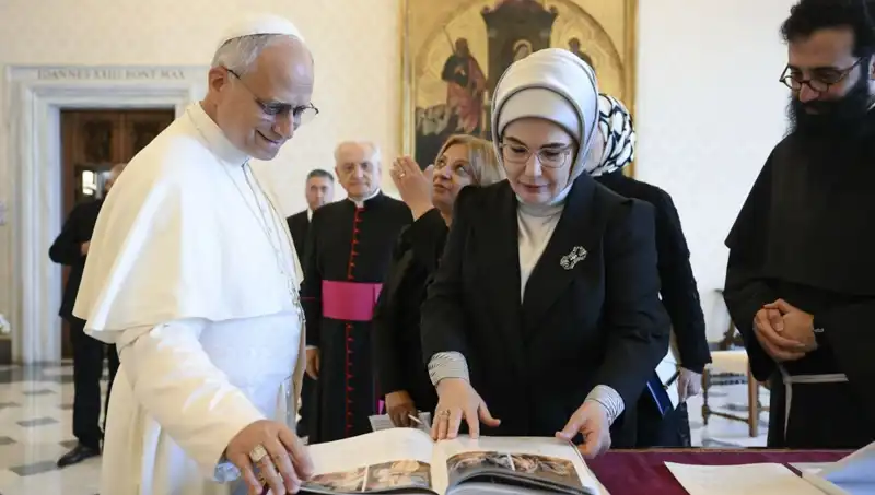 Emine Erdoğan ve Papa Leo İkilemi: Gazze İçin Yeni Umutlar mı Doğuyor?