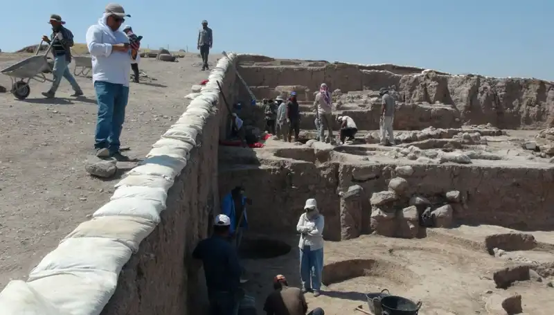 Kilis Oylum Höyük'te Sıcak Havada Kazı Çalışmaları Tüm Hızıyla Devam Ediyor