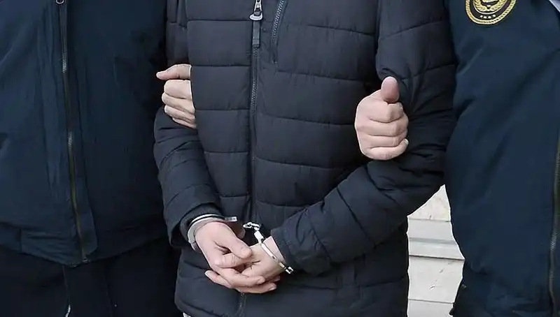 Samsun'da Firari Hükümlü, Hırsızlık ve Silahlı Tehdit Suçlarından Yakalandı