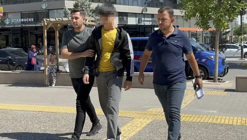 Ağabeyiyle Tartıştığı İçin Bıçakla Yaralayan Kardeşin Duruşma Süreci Başladı