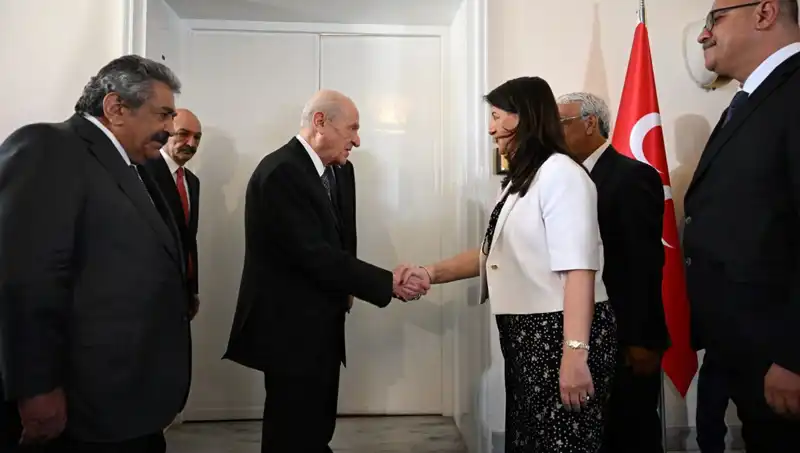 Bahçeli, DEM Parti Heyeti ile Görüşerek Siyasi Stratejilerini Güncelledi