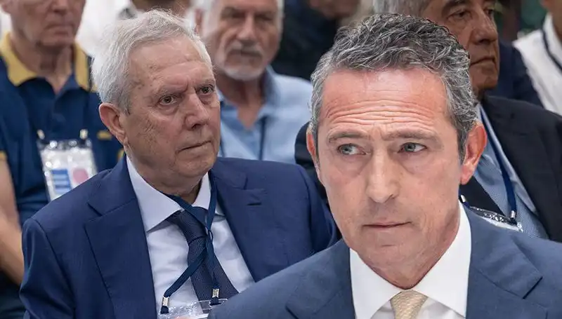 Fenerbahçe Divan Kurulu'nda Gergin Anlar: Aziz Yıldırım Adaylığını Duyurdu