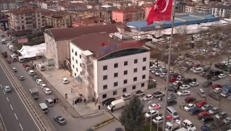 Özel Hastaneye Deprem Mührü: Perde Betonları Kestiler İddiası Şoke Etti