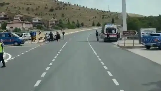 Elazığ'da Feci Kaza: İki Araç Çarpıştı, Yaralılar Hastaneye Kaldırıldı