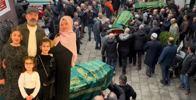 Rize'de Kız Kardeşlere Duygusal Veda: Strasbourg'daki Trajik Olay Sonrası Tören