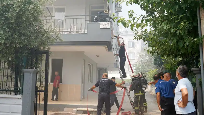 Arkadaşına Sinirlenen Genç, Ağabeyinin Dairelerini Ateşe Verdi