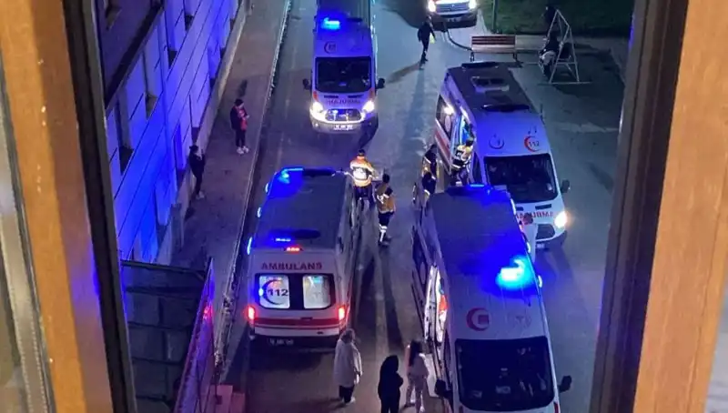 Akşam Yemeğinden Zehirlendiler: 53 Öğrenci Hastaneye Kaldırıldı!