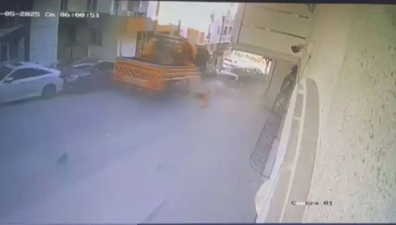 Kontrolden Çıkan Vinç, 23 Aracı Yerle Bir Etti: Şok Edici Kazanın Detayları