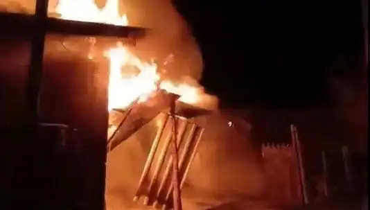 Karabük'te Tüyler Ürperten Yangın: İki Ev Alevlere Teslim Oldu