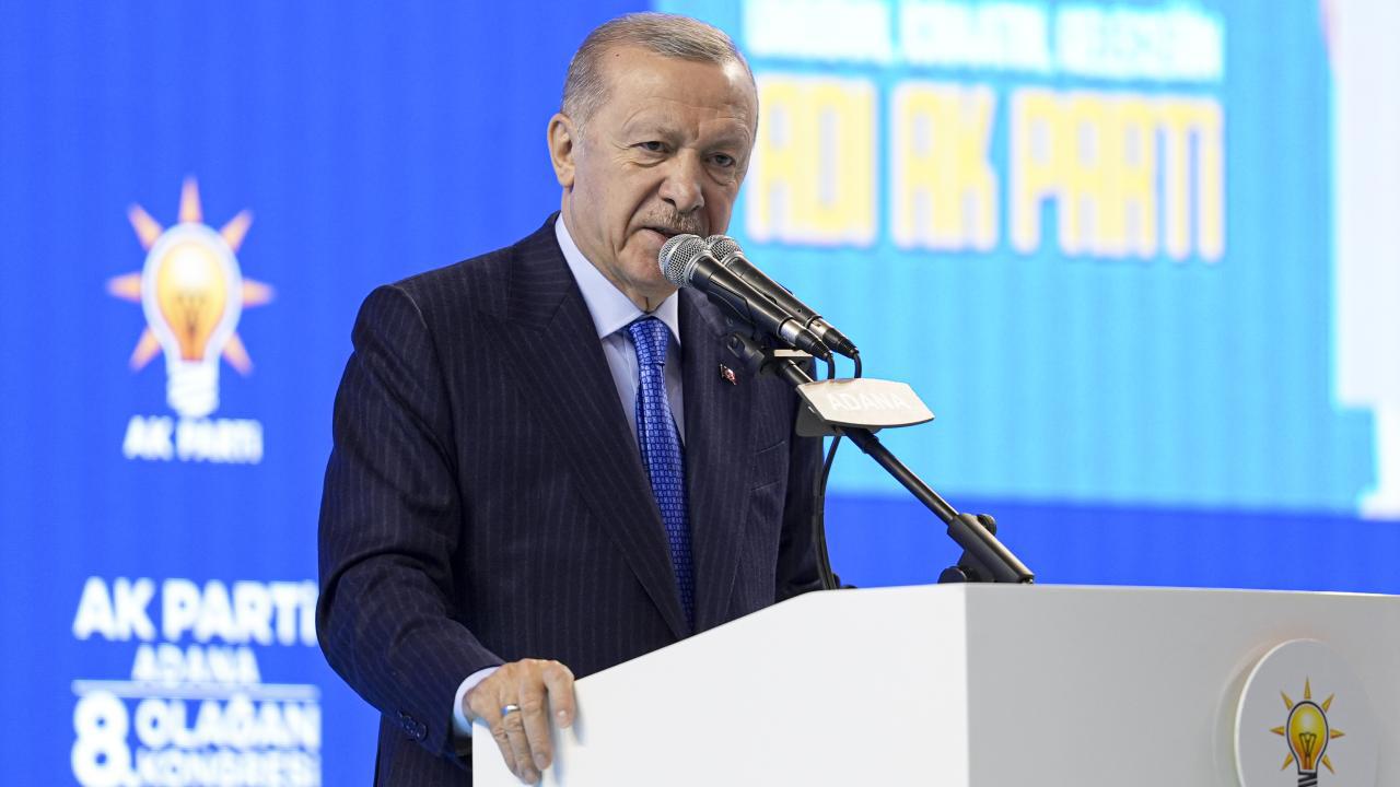 Erdoğan'dan Özel'e Tepki: "Esenyurt ve Beşiktaş'tan Haberin Yoksa İşi Bırak!"