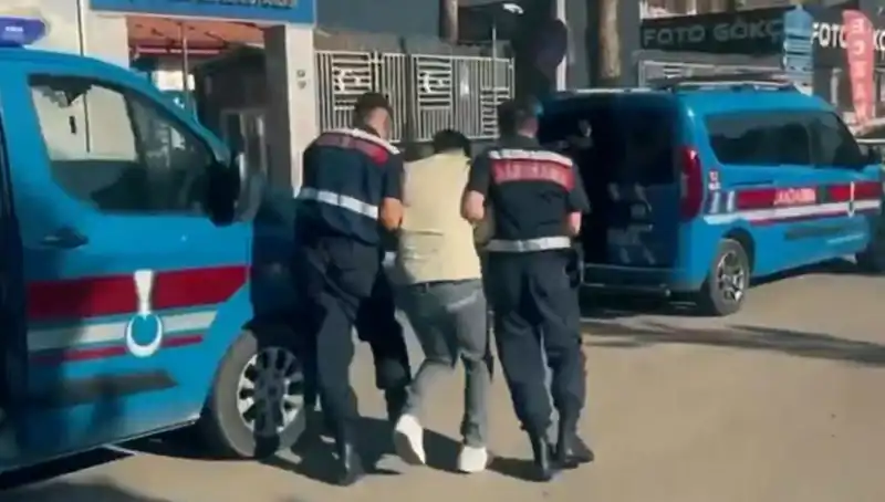 Türkiye’nin 10 İlinde Suç Örgütlerine Büyük Operasyon: 74 Kişi Gözaltında