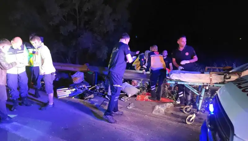 Minibüs Kazasında Yolcular Hava Alarak Kazadan Kurtuldu
