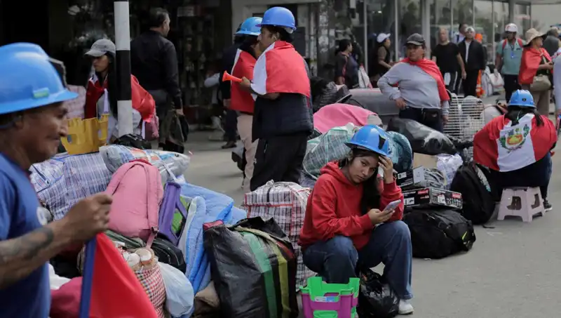 Peru'da Madenciler Sokaklara Döküldü: Grev Nedeniyle Ülke Sarsılıyor