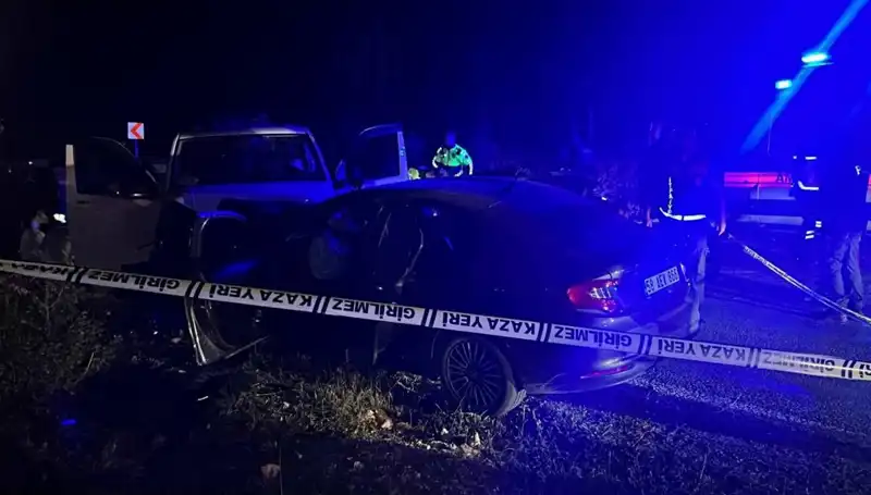 Minibüs Ters Şeritte Giderek Feci Kaza Yaptı: 1 Ölü, 8 Yaralı!